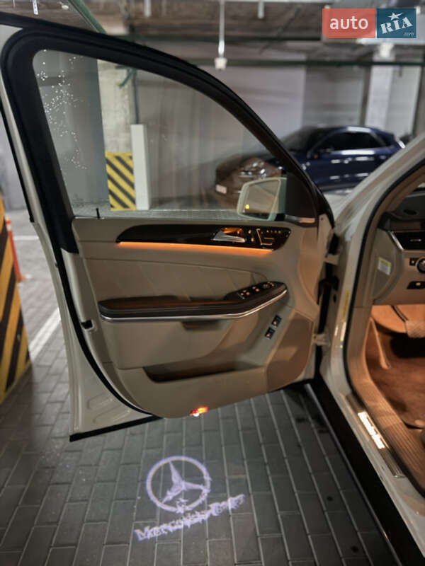 Позашляховик / Кросовер Mercedes-Benz GL-Class 2012 в Києві