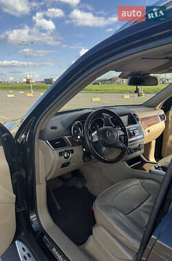 Позашляховик / Кросовер Mercedes-Benz GL-Class 2013 в 