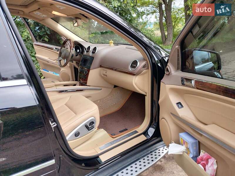 Внедорожник / Кроссовер Mercedes-Benz GL-Class 2011 в Полтаве фото 23 Внедорожник / Кроссовер Mercedes-Benz GL-Class 2011 в Полтаве