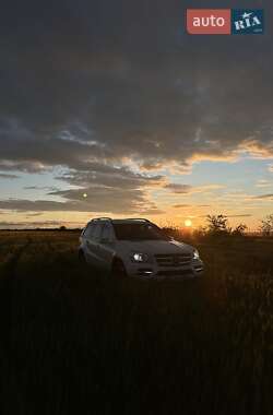 Позашляховик / Кросовер Mercedes-Benz GL-Class 2011 в 
