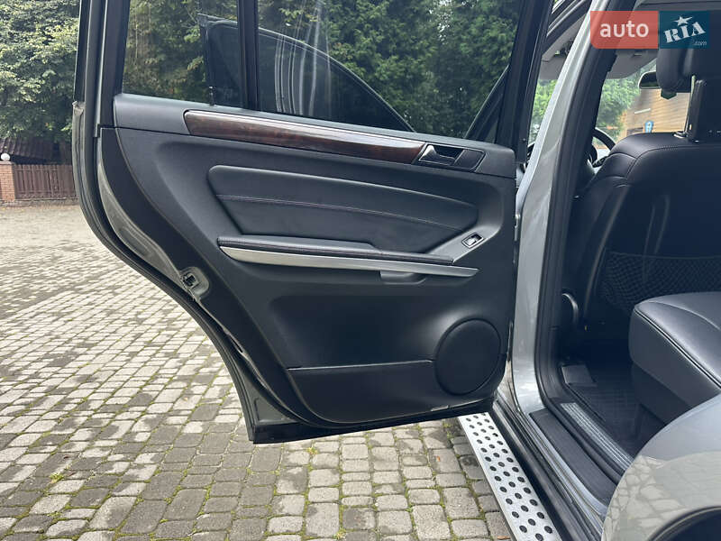 Позашляховик / Кросовер Mercedes-Benz GL-Class 2011 в Самборі фото 18 Позашляховик / Кросовер Mercedes-Benz GL-Class 2011 в Самборі