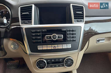 Позашляховик / Кросовер Mercedes-Benz GL-Class 2014 в  фото 34 Позашляховик / Кросовер Mercedes-Benz GL-Class 2014 в