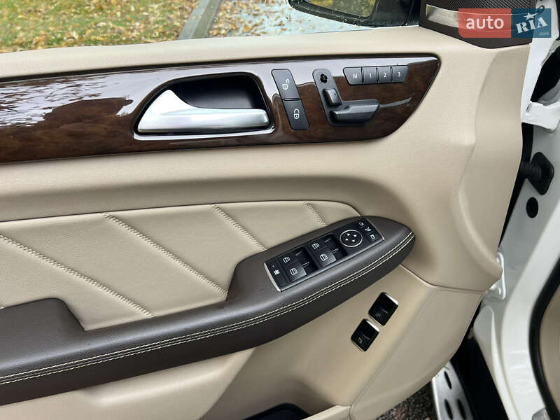 Внедорожник / Кроссовер Mercedes-Benz GL-Class 2014 в Киеве фото 40 Внедорожник / Кроссовер Mercedes-Benz GL-Class 2014 в Киеве