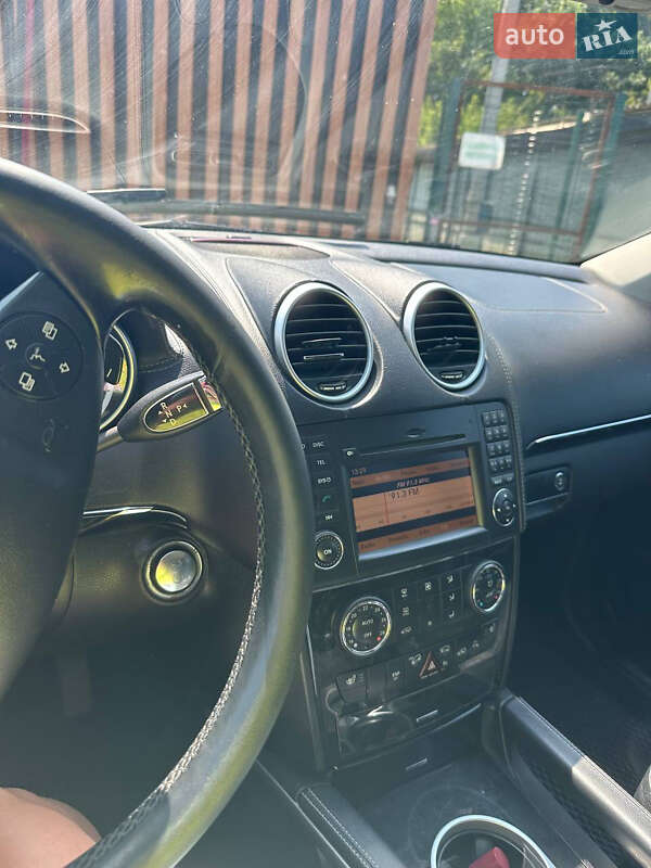 Позашляховик / Кросовер Mercedes-Benz GL-Class 2011 в Чернівцях