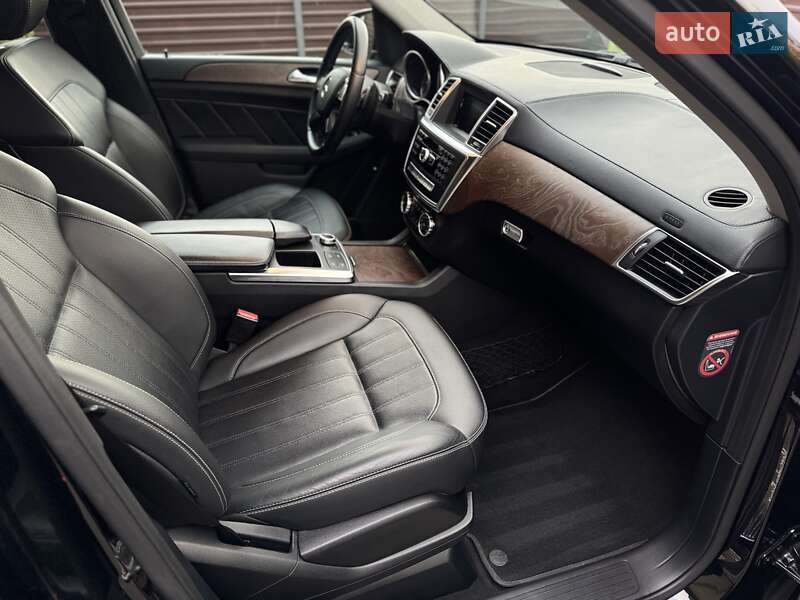 Внедорожник / Кроссовер Mercedes-Benz GL-Class 2015 в Киеве фото 38 Внедорожник / Кроссовер Mercedes-Benz GL-Class 2015 в Киеве
