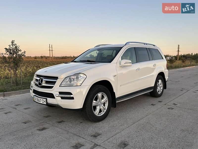 Mercedes-Benz GL-Class 2010 Mercedes-Benz GL-Class 2010