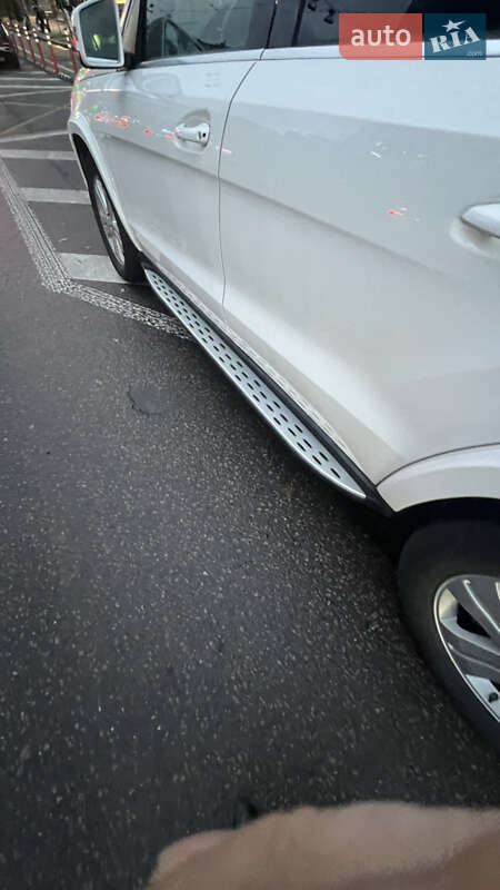 Внедорожник / Кроссовер Mercedes-Benz GL-Class 2015 в Киеве фото 7 Внедорожник / Кроссовер Mercedes-Benz GL-Class 2015 в Киеве