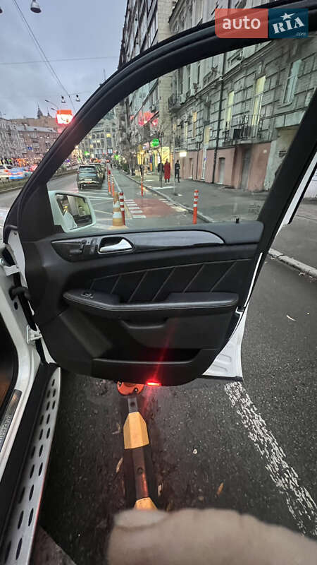 Внедорожник / Кроссовер Mercedes-Benz GL-Class 2015 в Киеве фото 9 Внедорожник / Кроссовер Mercedes-Benz GL-Class 2015 в Киеве
