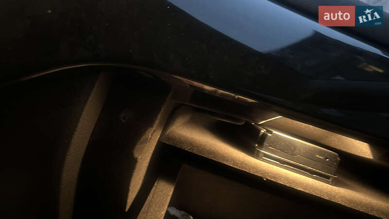 Внедорожник / Кроссовер Mercedes-Benz GL-Class 2015 в Киеве фото 16 Внедорожник / Кроссовер Mercedes-Benz GL-Class 2015 в Киеве