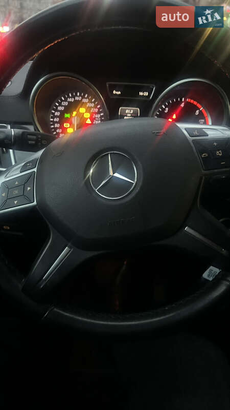 Внедорожник / Кроссовер Mercedes-Benz GL-Class 2015 в Киеве фото 30 Внедорожник / Кроссовер Mercedes-Benz GL-Class 2015 в Киеве