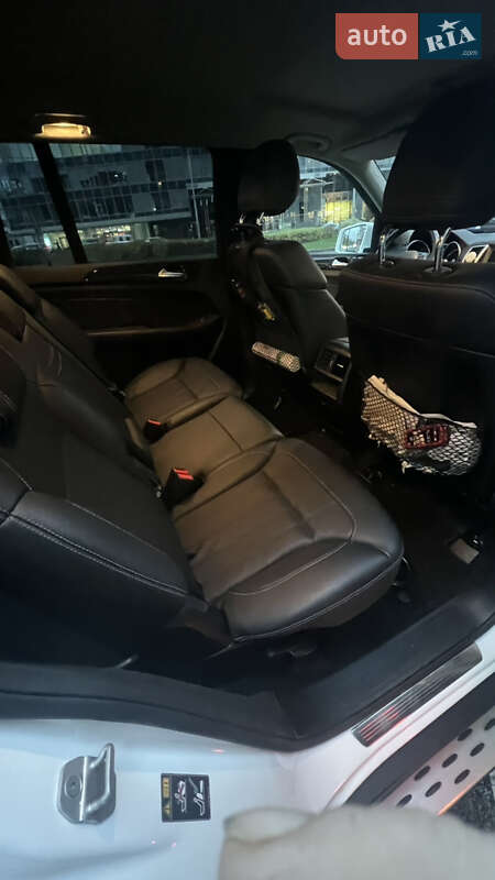 Внедорожник / Кроссовер Mercedes-Benz GL-Class 2015 в Киеве фото 36 Внедорожник / Кроссовер Mercedes-Benz GL-Class 2015 в Киеве