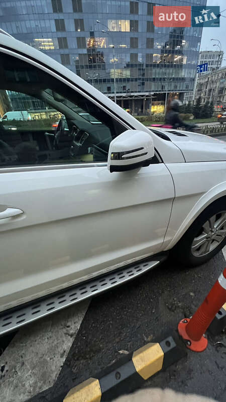 Внедорожник / Кроссовер Mercedes-Benz GL-Class 2015 в Киеве фото 40 Внедорожник / Кроссовер Mercedes-Benz GL-Class 2015 в Киеве