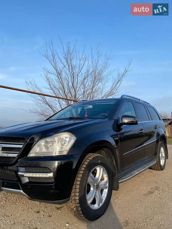 Mercedes-Benz GL-Class 2011 Mercedes-Benz GL-Class 2011