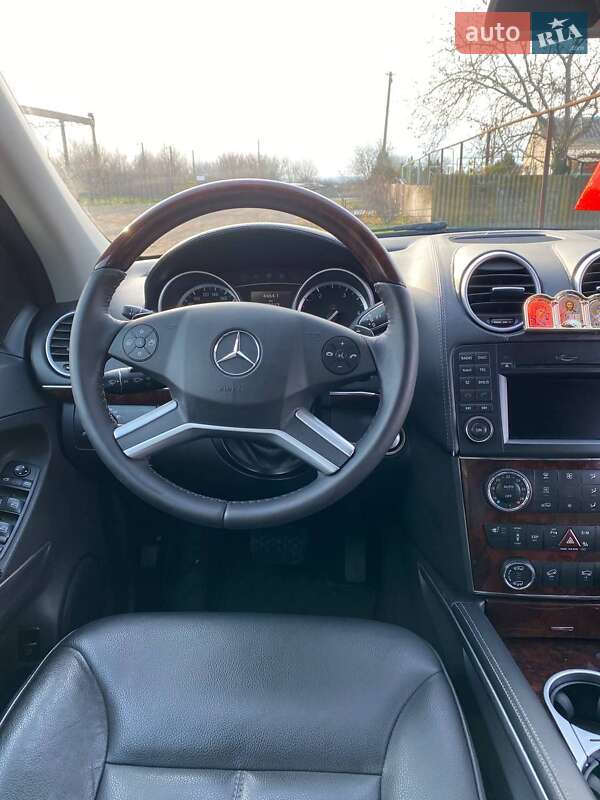 Внедорожник / Кроссовер Mercedes-Benz GL-Class 2011 в Соленом