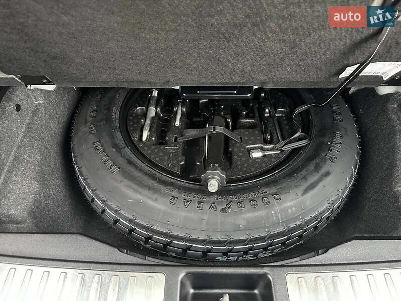 Позашляховик / Кросовер Mercedes-Benz GL-Class 2015 в Львові фото 28 Позашляховик / Кросовер Mercedes-Benz GL-Class 2015 в Львові