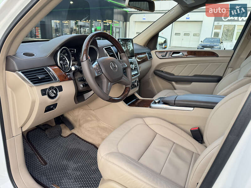 Внедорожник / Кроссовер Mercedes-Benz GL-Class 2016 в Киеве фото 15 Внедорожник / Кроссовер Mercedes-Benz GL-Class 2016 в Киеве