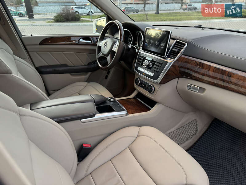 Внедорожник / Кроссовер Mercedes-Benz GL-Class 2016 в Киеве фото 22 Внедорожник / Кроссовер Mercedes-Benz GL-Class 2016 в Киеве