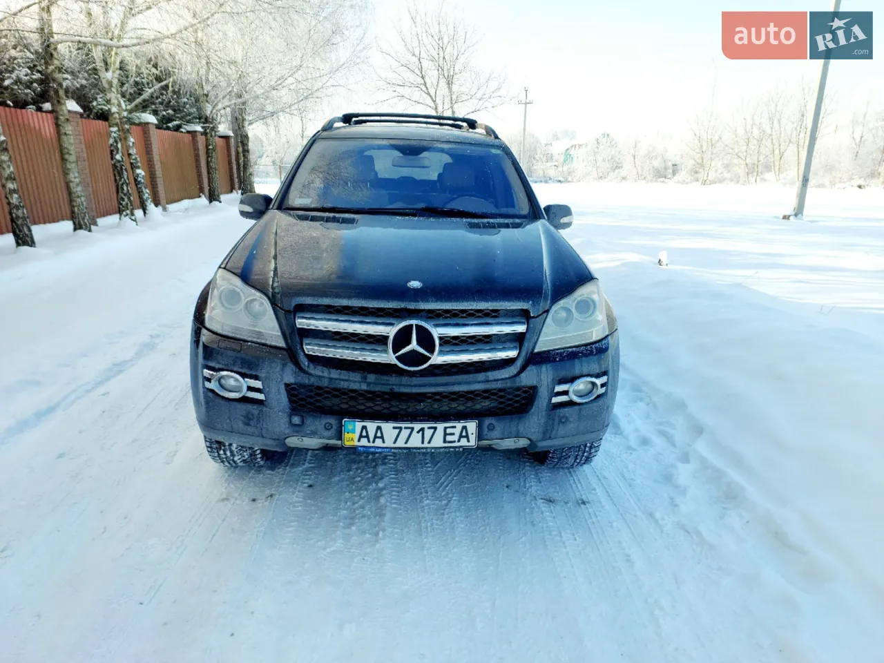 ОФІЦІЙНИЙ не з Європи і не Америка.
Батько купляв новим в Автосалоні в Харкові в 2008році.
3.0 дизель самий потужний і надзвичайно надійний двигун в мерседеса.
Зараз такі нажаль вже не випускають((
Завжди обслуговувався вчасно ніколи не підводив, дууууже бережно їздив.
Пробіг рідний 253 тисяч перевірка на любому СТО, можна відкручувади буть яку деталь і перевіряти двигун в вутрі.
Дуже багато зроблено в 200тисяч
Нові:
Цеп
Форсунки
Турбіна
Помпа
Гідропідсилювач
Свічни накалу
Віхрьові заслонки
Теплообмінник 
4 балона.
Масло АКПП.
По всім роботам є чеки та фото.
Продавати ніколи не планували але батько вже 4 роки за кордоном тому вирішив продати((
Двигун, коробка, ходова на відмінно.
Резина літо та зима нові.
Детальніше розкажу при розмові. Прохання дзвонити реальним покупцям хто хоче собі хорошу машину від першрго власника. В ДТП ніколи не була.
Бажано дзвонити на вайбер або вотсап 


На даний час машина в Хмельницькому, доручення для продажу  зроблено на брата, продаж тільки з повним переоформленням, по домовленості брат може доставити в буть яку область.