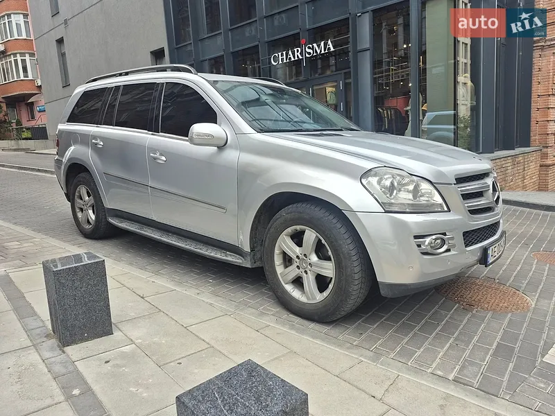 Mercedes-Benz GL-Class