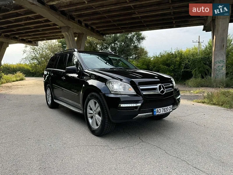 Mercedes-Benz GL-Class 2011
