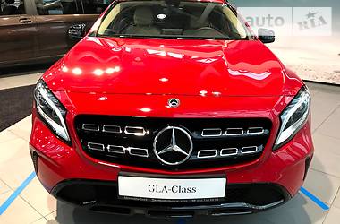Внедорожник / Кроссовер Mercedes-Benz GLA-Class 2018 в Днепре