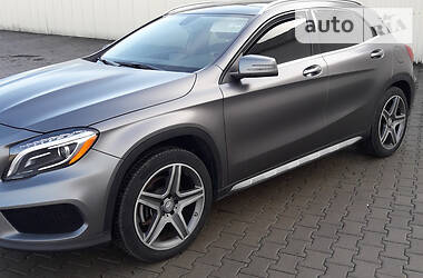 Позашляховик / Кросовер Mercedes-Benz GLA-Class 2015 в 