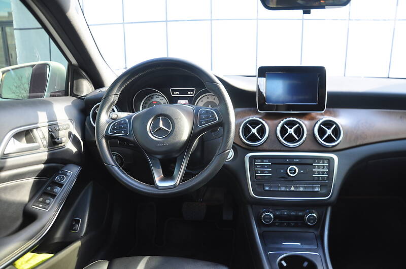 Позашляховик / Кросовер Mercedes-Benz GLA-Class 2016 в Києві