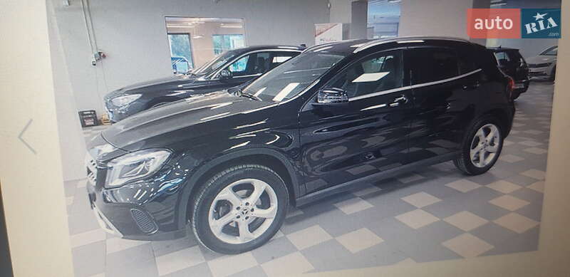 Внедорожник / Кроссовер Mercedes-Benz GLA-Class 2017 в Хмельницком