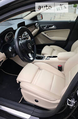 Внедорожник / Кроссовер Mercedes-Benz GLA-Class 2018 в 