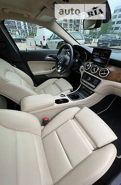 Внедорожник / Кроссовер Mercedes-Benz GLA-Class 2018 в 