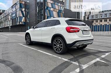 Внедорожник / Кроссовер Mercedes-Benz GLA-Class 2017 в Киеве