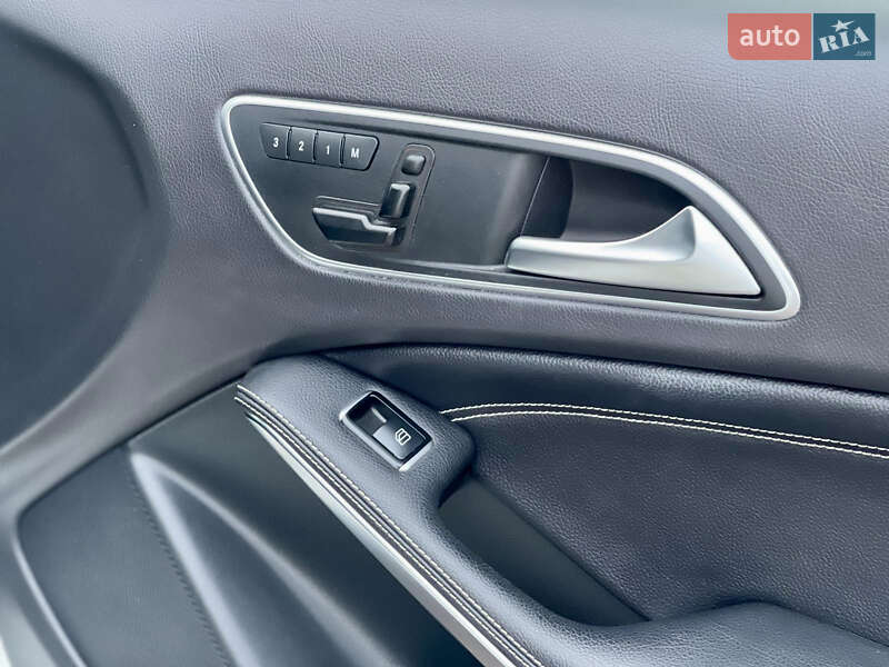 Внедорожник / Кроссовер Mercedes-Benz GLA-Class 2015 в Ровно
