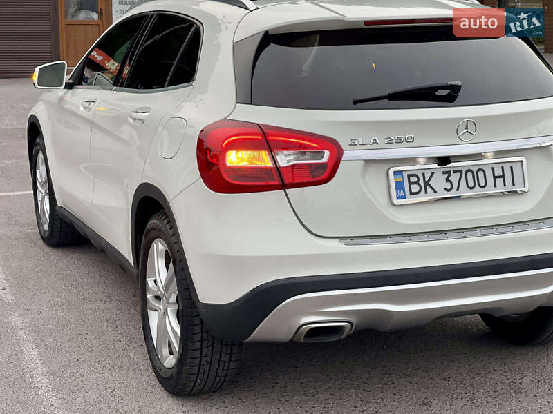 Внедорожник / Кроссовер Mercedes-Benz GLA-Class 2015 в Ровно