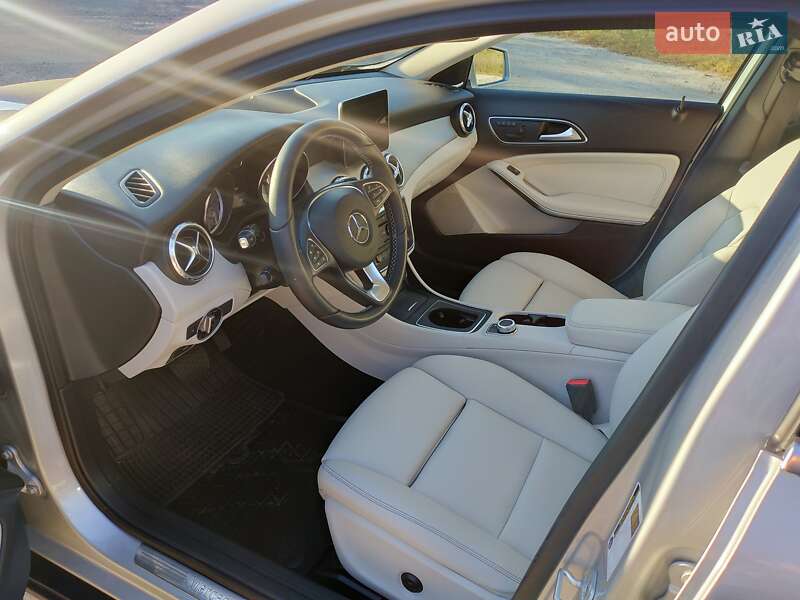 Позашляховик / Кросовер Mercedes-Benz GLA-Class 2017 в Полтаві