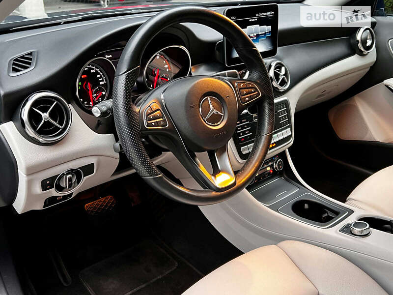 Внедорожник / Кроссовер Mercedes-Benz GLA-Class 2019 в Львове
