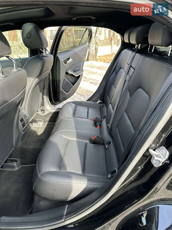 Внедорожник / Кроссовер Mercedes-Benz GLA-Class 2019 в Киеве