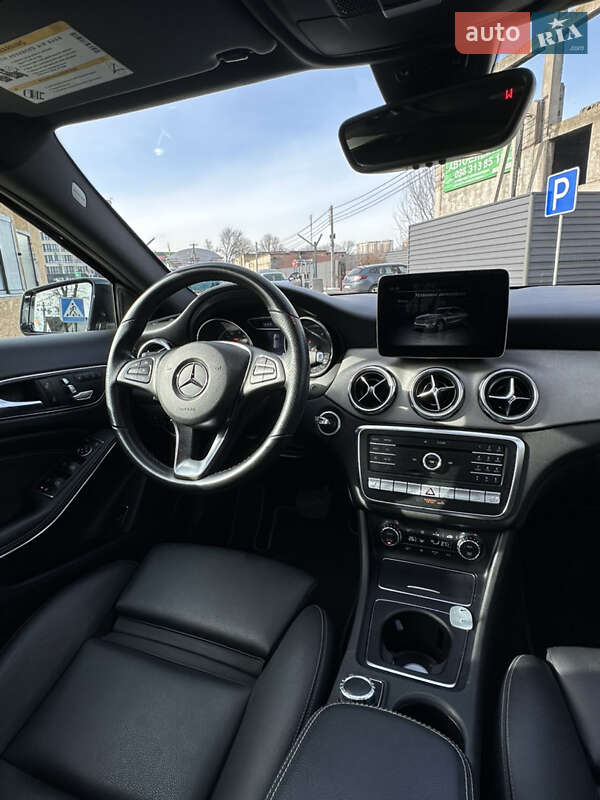 Внедорожник / Кроссовер Mercedes-Benz GLA-Class 2019 в Киеве