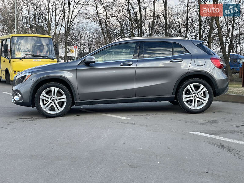 Внедорожник / Кроссовер Mercedes-Benz GLA-Class 2017 в Киеве