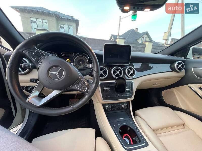 Внедорожник / Кроссовер Mercedes-Benz GLA-Class 2016 в Львове фото 9 Внедорожник / Кроссовер Mercedes-Benz GLA-Class 2016 в Львове