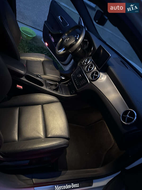 Внедорожник / Кроссовер Mercedes-Benz GLA-Class 2016 в Черновцах