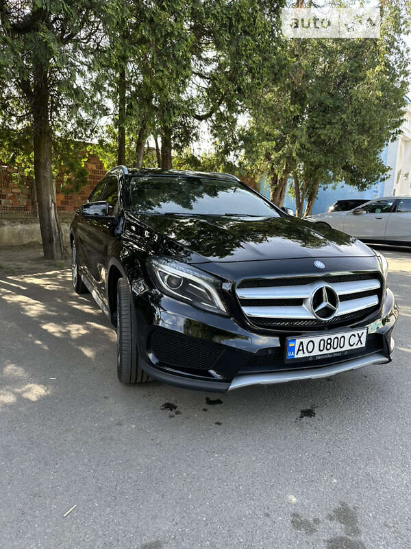 Внедорожник / Кроссовер Mercedes-Benz GLA-Class 2014 в Ужгороде