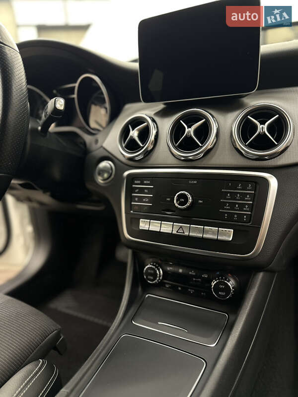 Позашляховик / Кросовер Mercedes-Benz GLA-Class 2018 в Черкасах