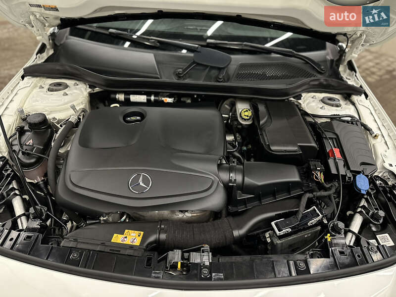 Позашляховик / Кросовер Mercedes-Benz GLA-Class 2018 в Черкасах