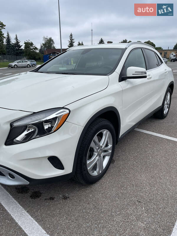 Внедорожник / Кроссовер Mercedes-Benz GLA-Class 2016 в Киеве