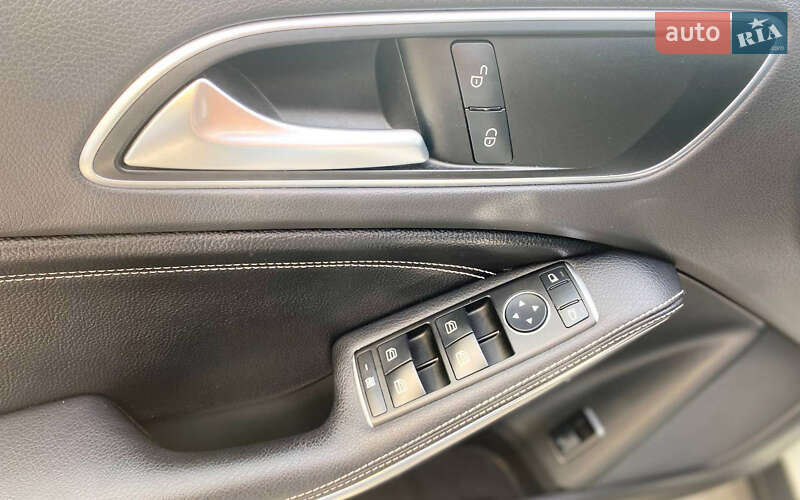 Внедорожник / Кроссовер Mercedes-Benz GLA-Class 2016 в Мукачево