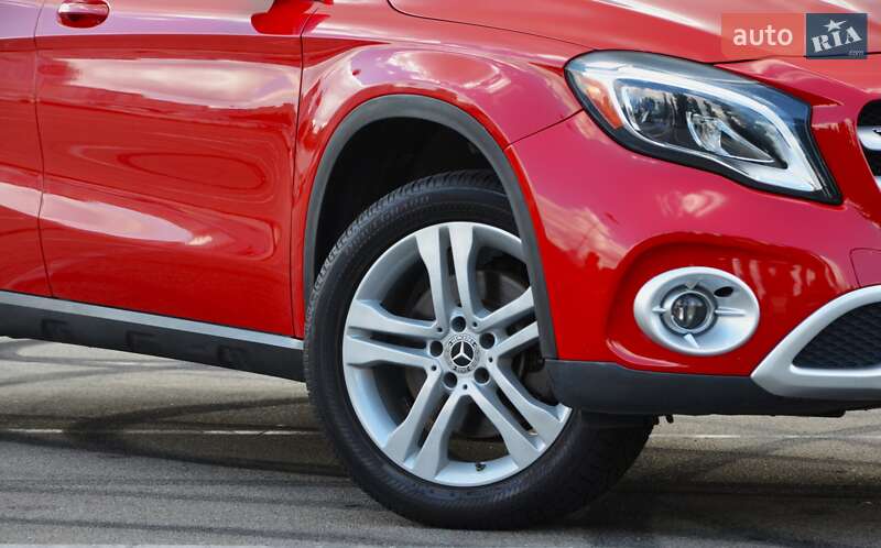 Внедорожник / Кроссовер Mercedes-Benz GLA-Class 2018 в Киеве