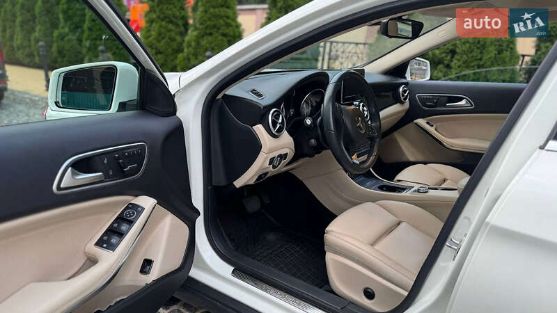 Внедорожник / Кроссовер Mercedes-Benz GLA-Class 2016 в Ирпене