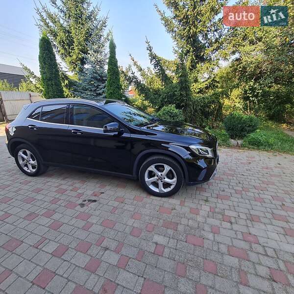 Внедорожник / Кроссовер Mercedes-Benz GLA-Class 2017 в Хмельницком