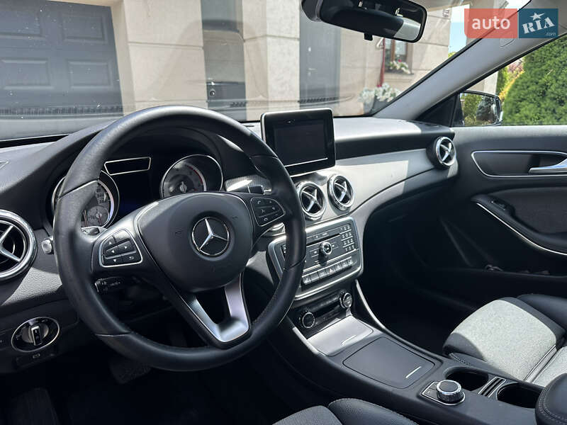 Внедорожник / Кроссовер Mercedes-Benz GLA-Class 2016 в Ивано-Франковске