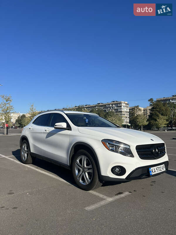 Внедорожник / Кроссовер Mercedes-Benz GLA-Class 2018 в Киеве